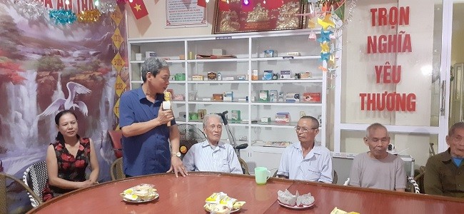 Sở LĐTBXH Thái Bình đến tặng quà động viên nhân ngày 01-10